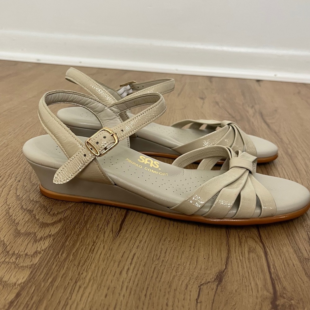SAS‎ Bone Patent Leather Strippy Quarter Strap Wedge 7.5W Strappy Bow